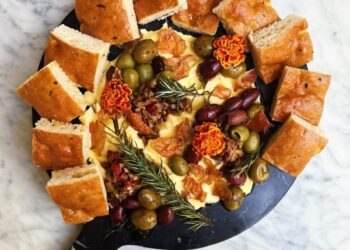 How to Make the Ultimate Appetizer Spread Board￼