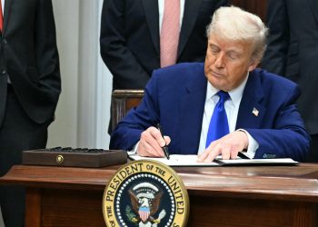 Trump retira servicios sociales de Medicaid, y pone en peligro la nutrición y la vivienda