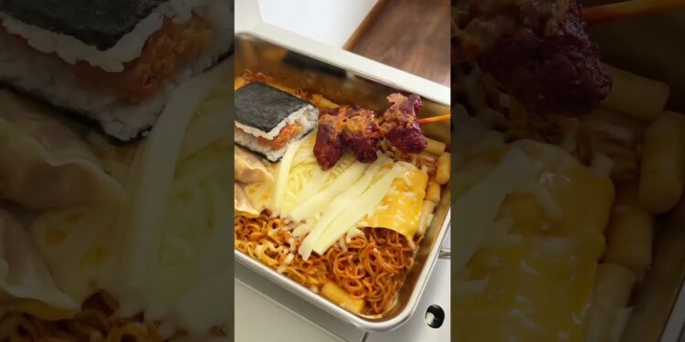 Make lunch with me #asmr #food #cheese #lunch #satisfying #asmrfood #lifestyle #shorts