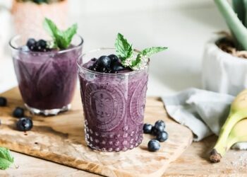 Easy Smoothie Recipes (Only 3 Ingredients)
